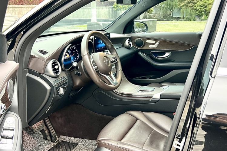 Used Mercedes-Benz GLC 2021 GLC 260 L 4MATIC Luxury Model Steering Wheel