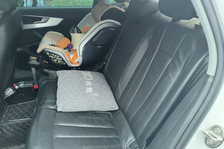 Used Audi A4L 2018 30th Anniversary Edition 40 TFSI Fashion Model Left Rear Seat