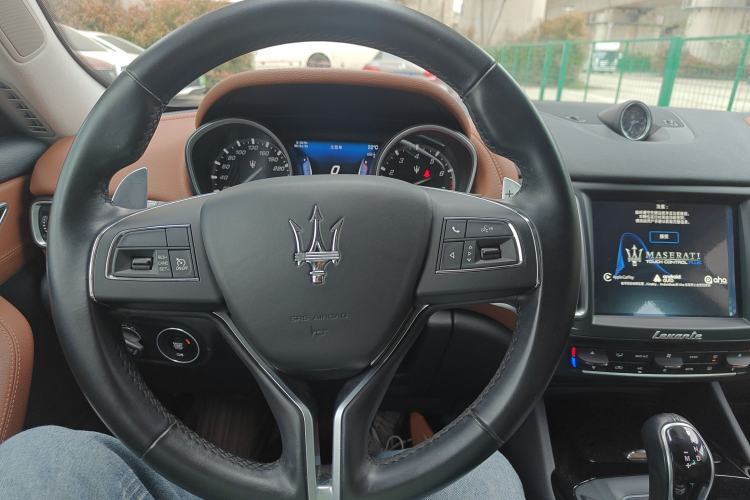 Used Maserati Levante 2016 3.0T S Standard Model Steering Wheel