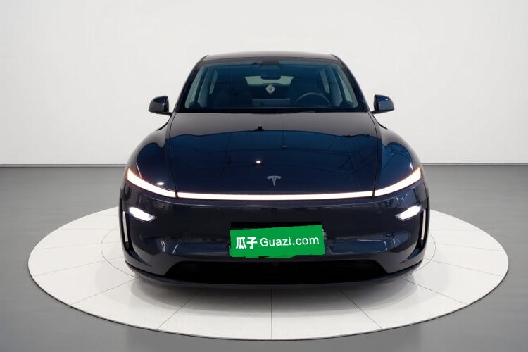 Used Tesla Model Y 2025 Long-Range All-Wheel-Drive Version