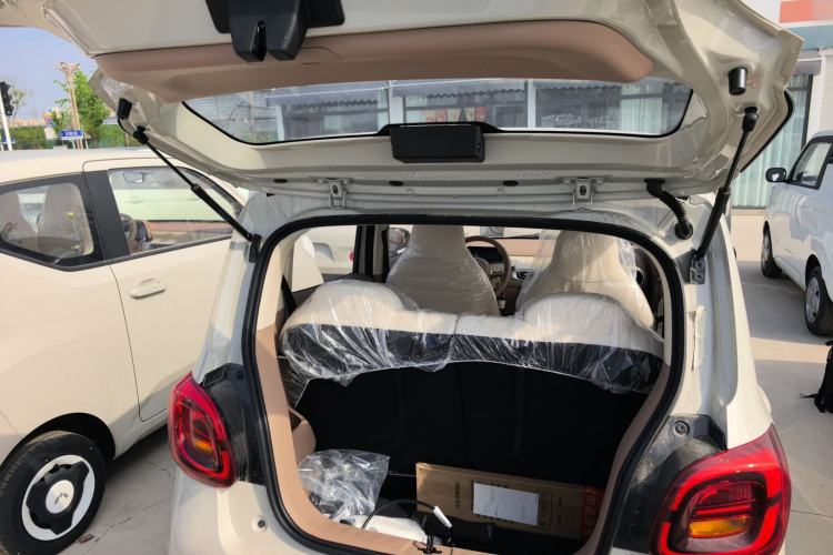 Used Wuling Hongguang MINIEV 2025 Four-Door Version Advanced Edition Trunk