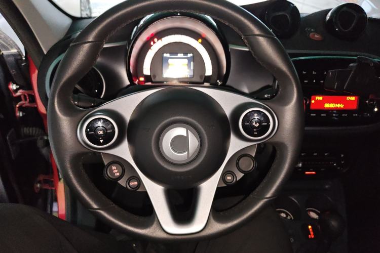 Used smart forfour 2016 1.0L 52 kW Passion Edition
