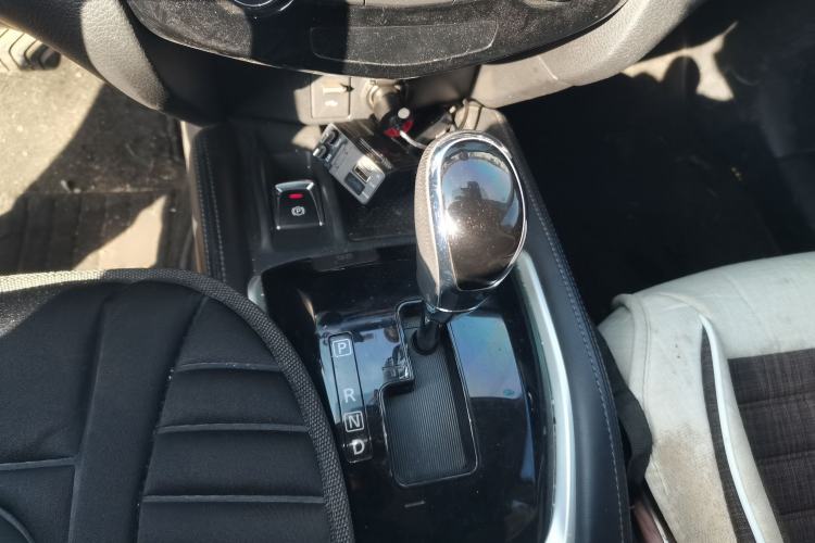 Used Nissan X-Trail 2019 2.0L CVT Smart Connect Comfort Edition 2WD Gear Lever