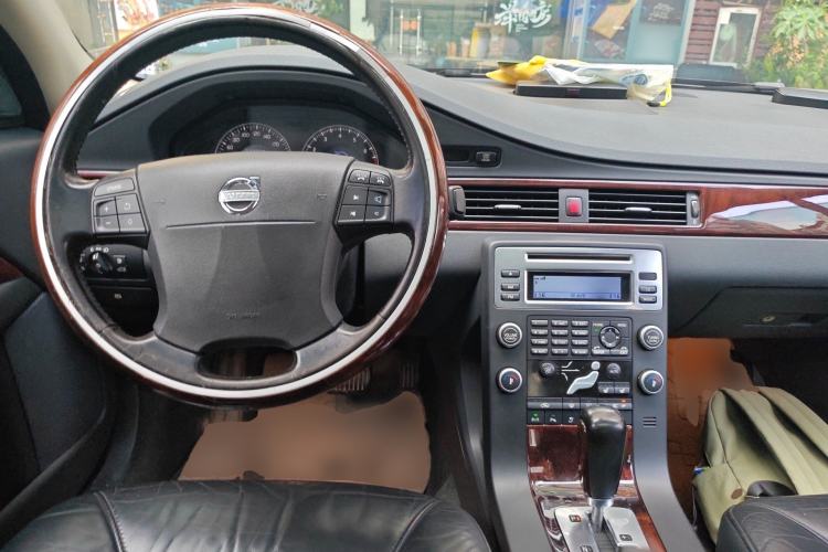 Used Volvo S80 2007 2.5T Zhiya Edition Center Console