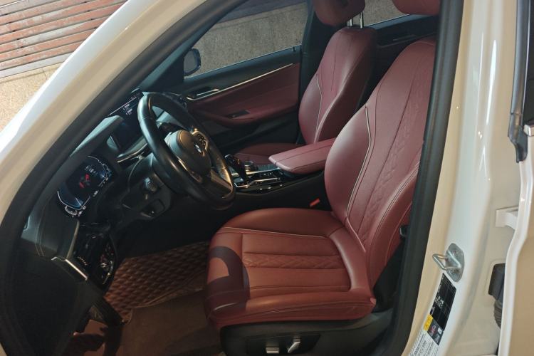 Used BMW 5 Series New Energy 2021 535Le Pioneer Edition M Sport Package Left Front Seat