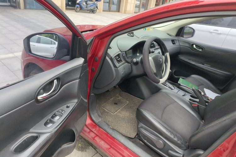 Used Nissan Tiida 2013 1.6L CVT Cool Cafe Edition Driver Seat