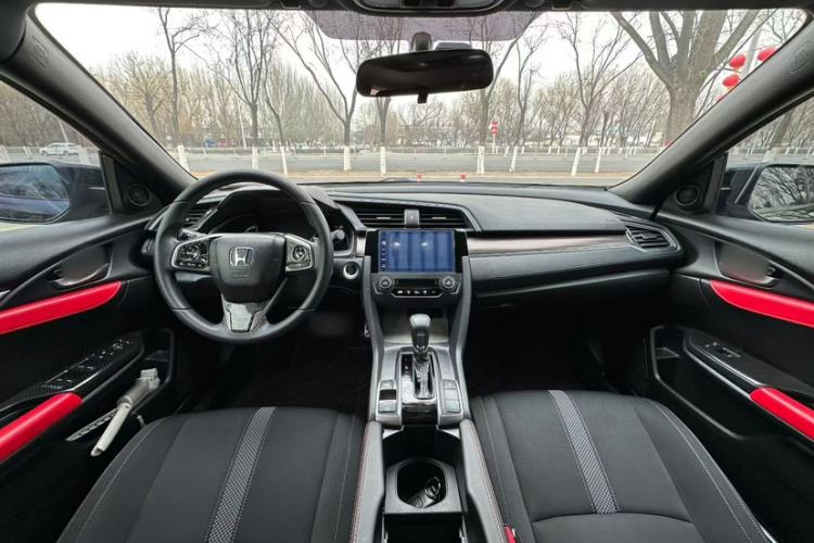 Used Honda Civic 2021 HATCHBACK 220TURBO CVT Trendy Cool Edition Interior 1