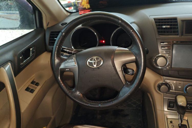 Used Toyota Highlander 2011 2.7L Two-Wheel Drive 5-Seater Sport Edition
