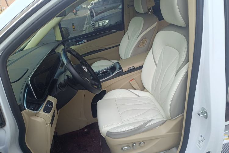 Used Buick GL8 2022 ES Landtrek 653T Luxury Edition