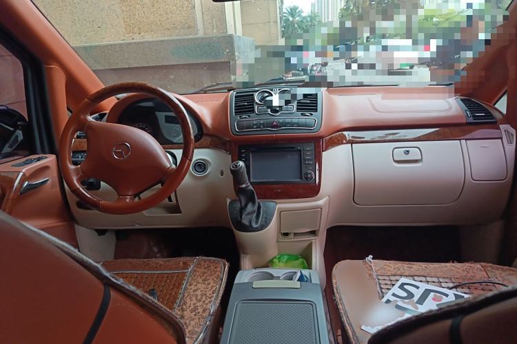 Used Mercedes-Benz Vito 2013 3.0L Elite Edition Center Console