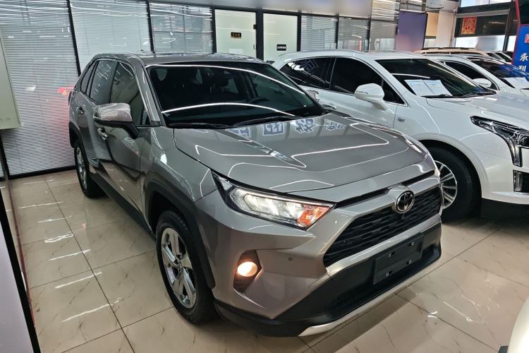 Used Toyota RAV4 2022 2.0L CVT Two-Wheel Drive Fashion Plus Edition Front Right 45 Deg