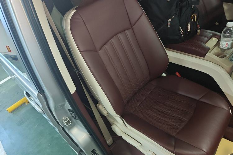 Used Mercedes-Benz Viano 2013 3.5L Dynamic Edition Right Front Seat