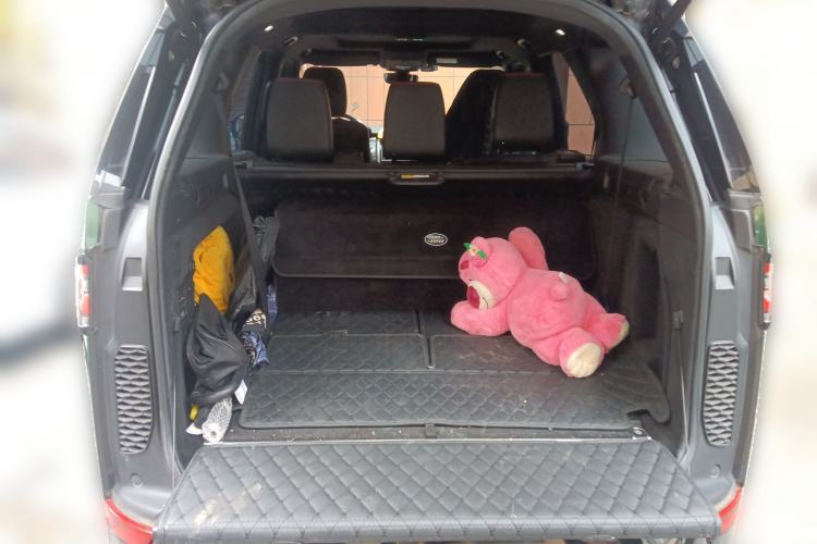 Used Land Rover Discovery 2017 3.0 SC V6 HSE Trunk