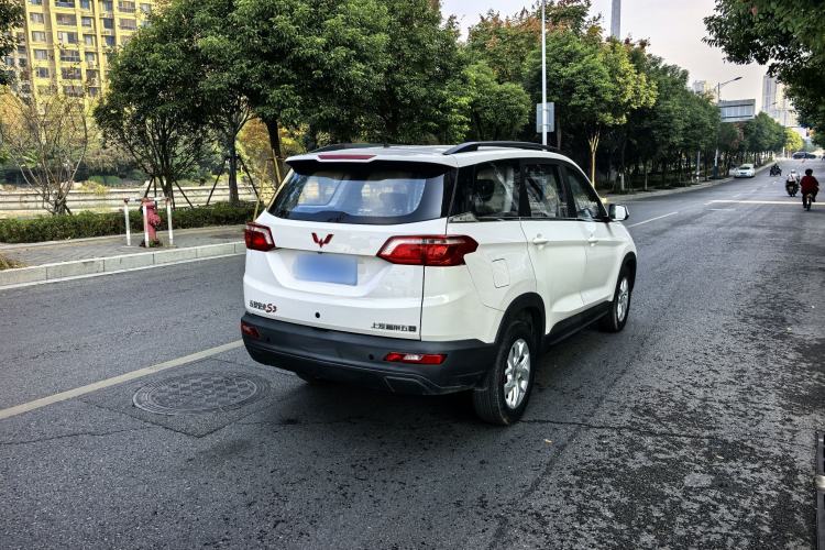 Used Wuling Hongguang S3 2019 1.5L Manual Comfort Model China VI Standard
