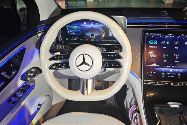 Used Mercedes-Benz EQE SUV 2023 500 4MATIC Special Edition Steering Wheel