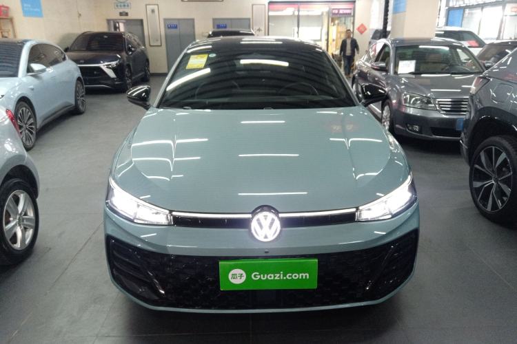 Used Volkswagen Passat 2025 Pro 380TSI Starry Dragon Luxury Edition
