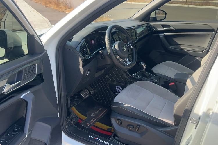 Used Volkswagen Tayron 2019 380TSI All-Wheel Drive R-Line China V-standard Interior 1