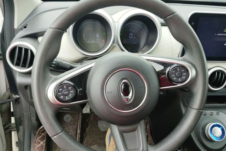 Used ORA Black Cat 2019 351 km Family Edition
