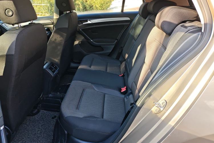 Used Volkswagen Golf 2017 1.6L Automatic Comfort Million-Vehicle Anniversary Edition
