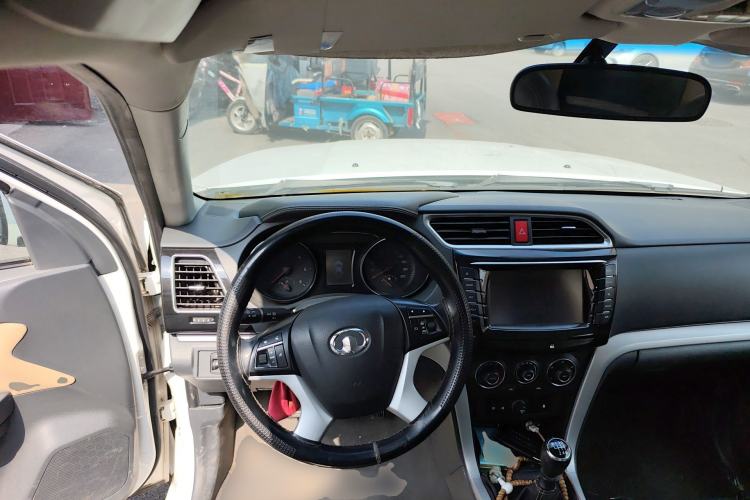 Used Great Wall Wingle 6 2014 2.0T Two-Wheel Drive Elite Version 4D20B Steering Wheel