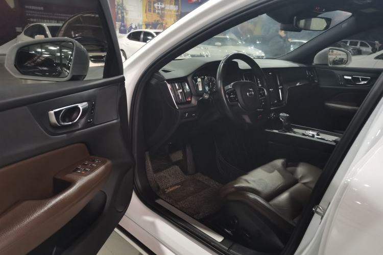 Used Volvo S60 2020 T4 Zhiyuan Luxury Edition
