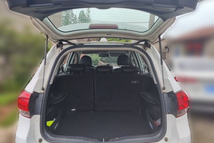 Used Haval H6 2013 Sports Edition 1.5T Manual Two-Wheel Drive Elite Model Trunk