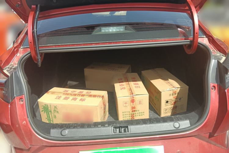 Used Dongfeng Aeolus Yixuan 2021 230T Automatic Zuiying Knight Edition Trunk