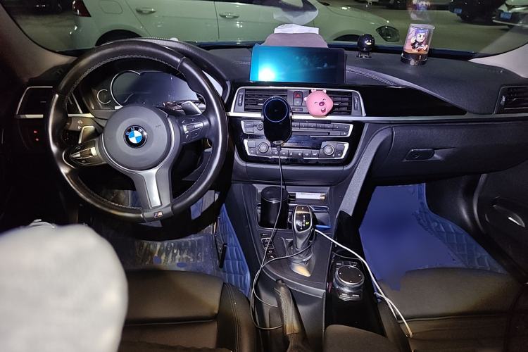 Used BMW 3 Series 2018 320Li Leading Model M Sport Package Center Console