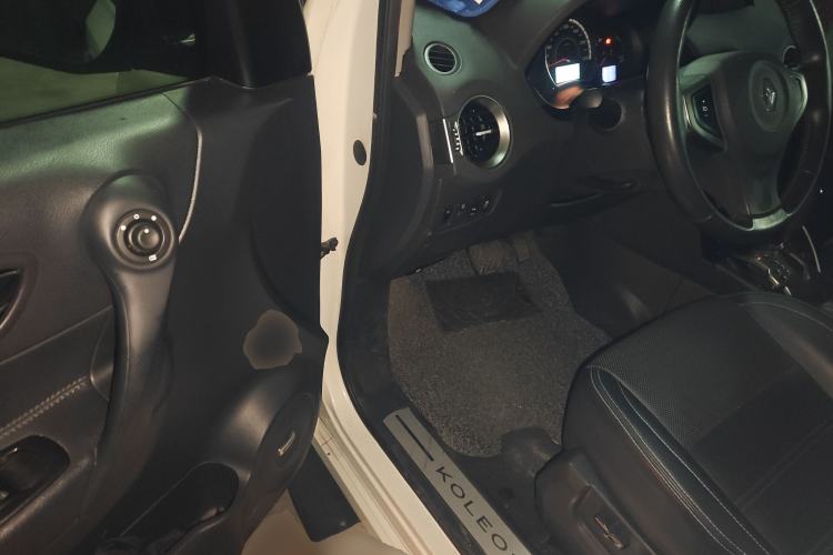 Used Renault Koleos 2015 2.0L Two-Wheel Drive Comfort Edition