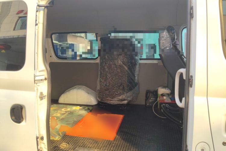 Used SAIC MAXUS Xintu V80 2021 2.0T PLUS AMT Aoyuntong Short-Wheelbase Mid-Roof 5/6-Seater
