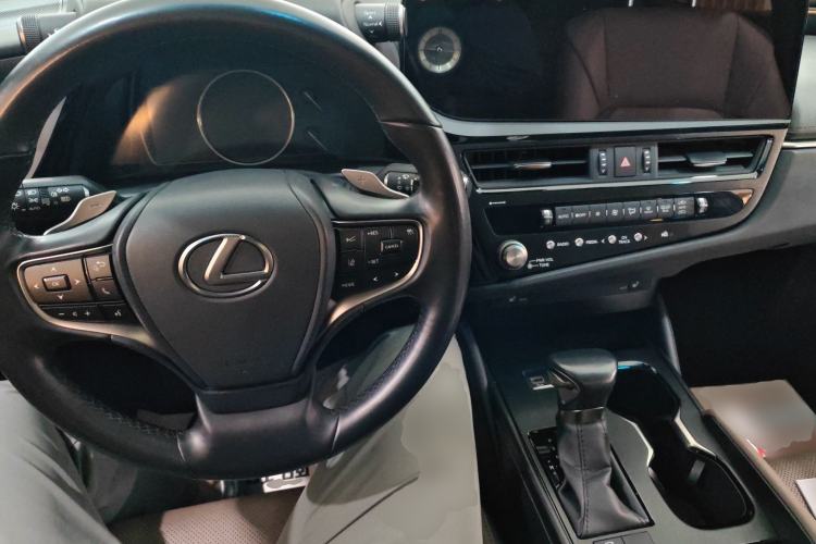 Used Lexus ES 2022 200 Excellence Edition
