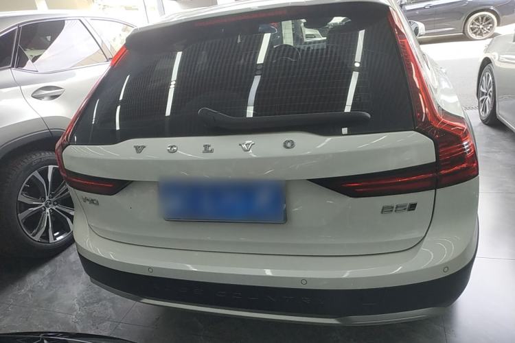 Used Volvo V90 2021 Cross Country B5 AWD Smart Range Edition