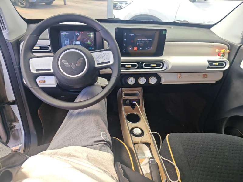 Used Wuling Hongguang MINIEV 2024 3rd Generation 215km Advanced Version — 9