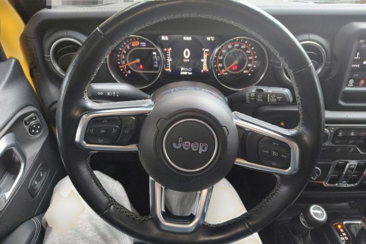 Used Jeep Wrangler 2019 2.0T Sahara Four-Door Version China VI Emission Standard

