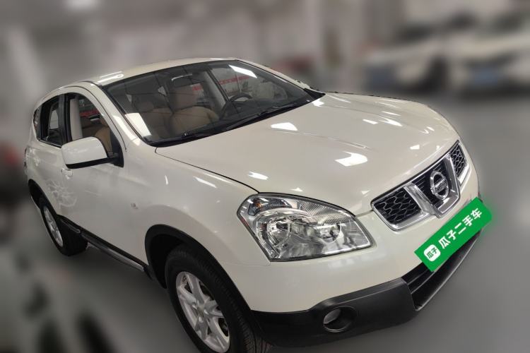 Used Nissan Qashqai 2011 2.0 XL Fire CVT 2WD Front Right 45 Deg