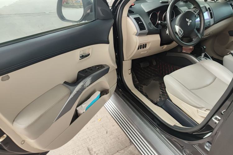 Used Mitsubishi Outlander 2010 Kijang 2.0 Sport Edition