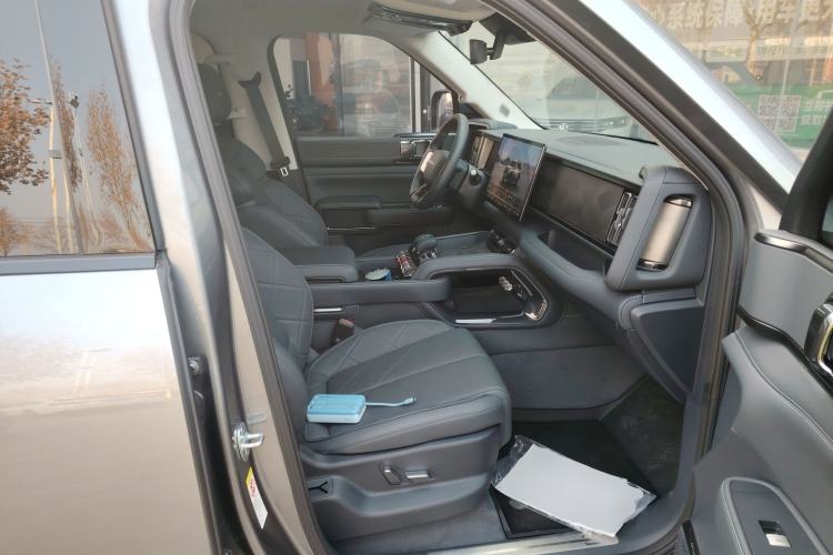 Used Formula Leopard Leopard 5 2023 Explore Edition