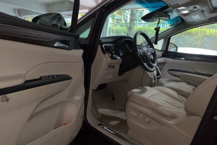 Used Buick GL8 2017 28T Avenir Avia National Emission Standard V
