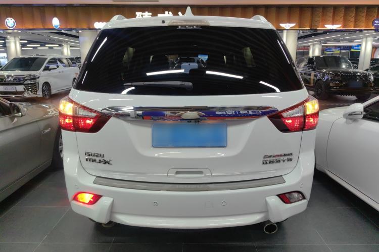 Used Isuzu mu-X 2015 2.5T Two-Wheel Drive Automatic Luxury Edition 7 Seats