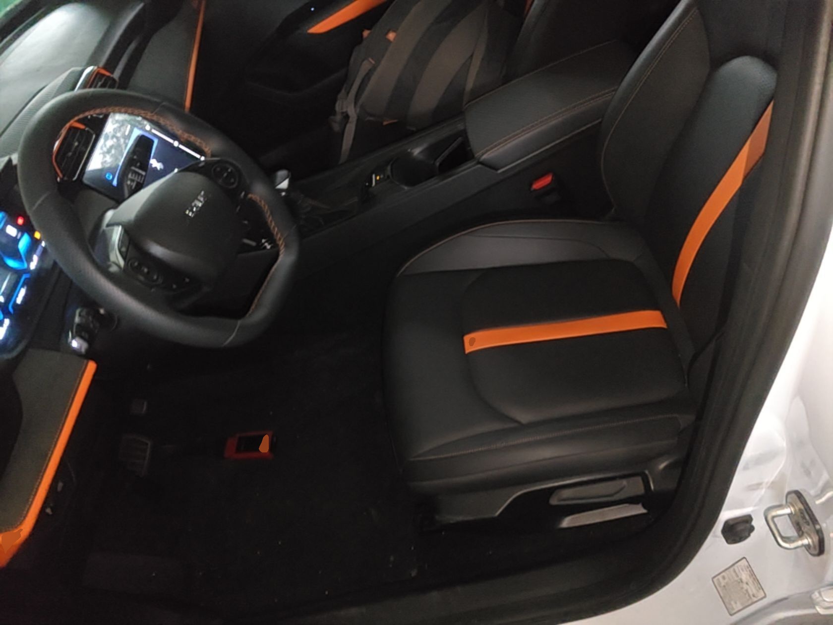 Dongfeng Aeolus Yixuan 2024 1.5T Automatic Jingqing Edition — снимка 17