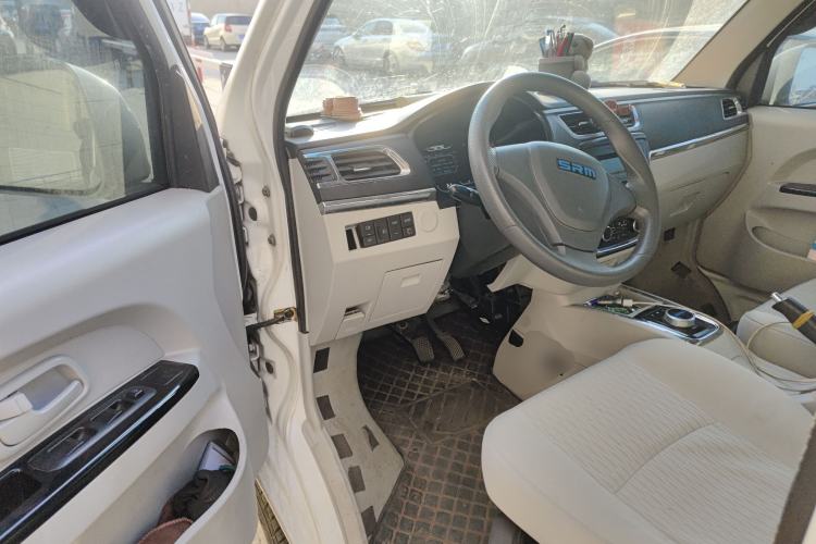 Used Sunlong DST 5 2021 All-Electric Van with 41.86 kWh Driver Seat