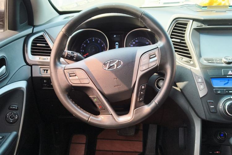 Used Hyundai Santa Fe 2013 2.4L Automatic Two-Wheel Drive Smart Version