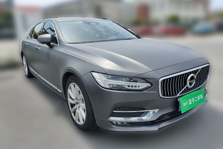 Used Volvo S90 2020 T5 Zhiyi Luxury Edition Front Right 45 Deg