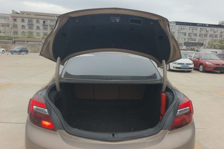 Used Buick Regal 2014 2.0L Leading Fashion Edition Trunk