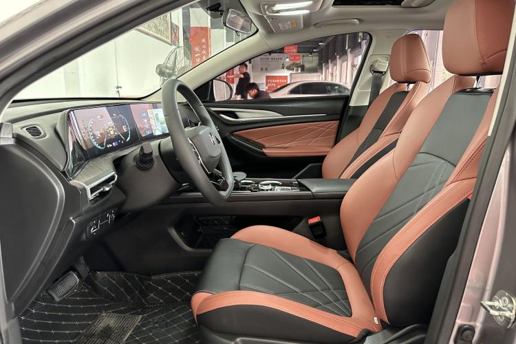 Used Changan Eado 2023 Changan Edition PLUS Blue Whale NE 1.4T GDI DCT Prestige Version
