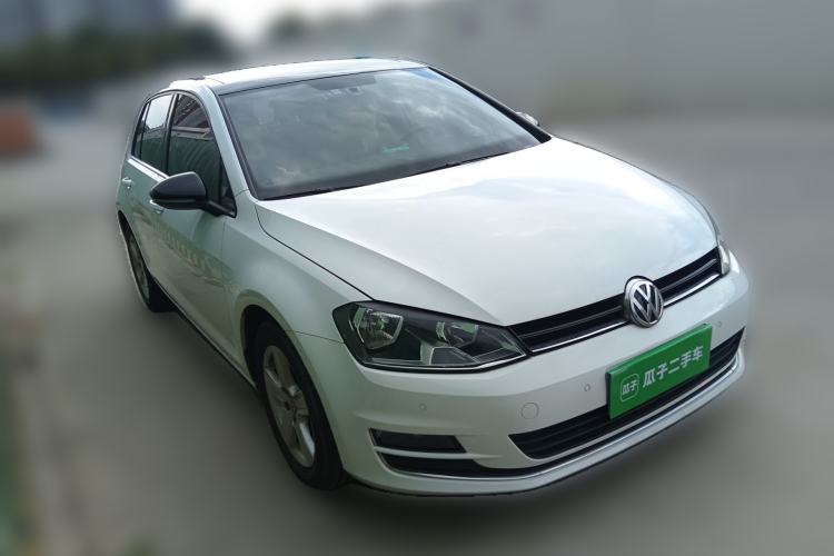 Used Volkswagen Golf 2017 230TSI Automatic Comfort Edition – Celebrating Milestone of One Million Units Front Right 45 Deg