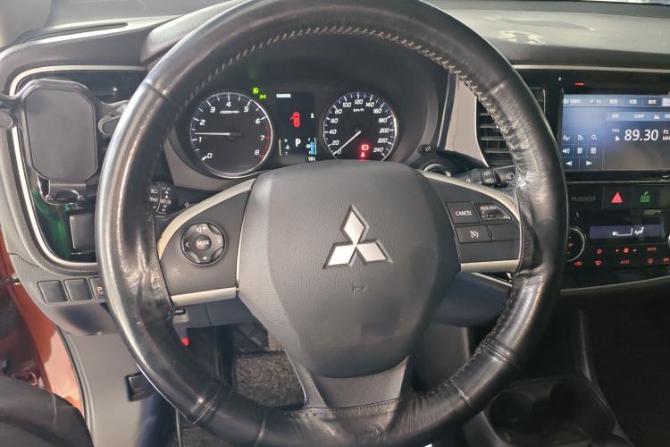 Used Mitsubishi Outlander 2013 2.4L 4x4 Luxury Navigation Edition 5 Seats