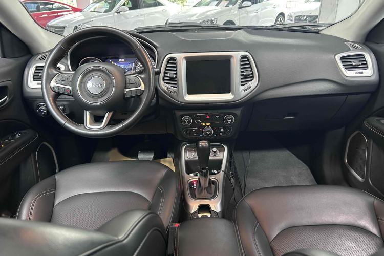 Used Jeep Compass 2017 200T Automatic Family Edition Interior 5