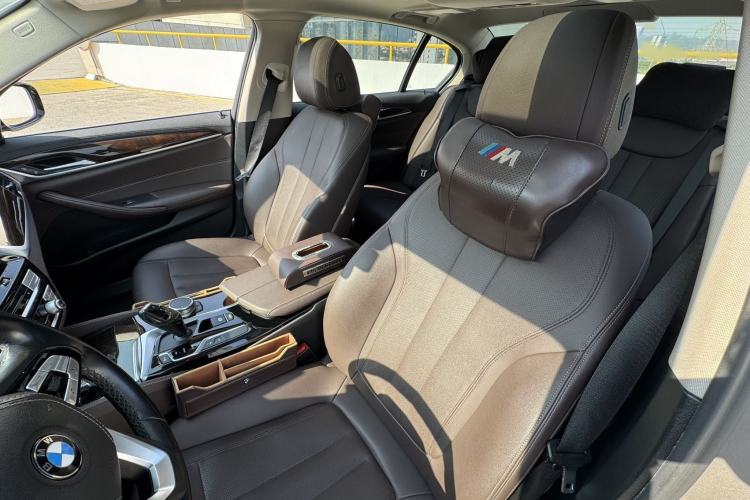 Used BMW 5 Series 2019 Facelifted 525Li Luxury Package
