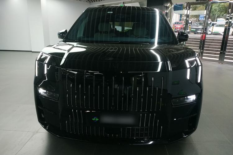 Used Zeekr 009 2022 WE Edition Front